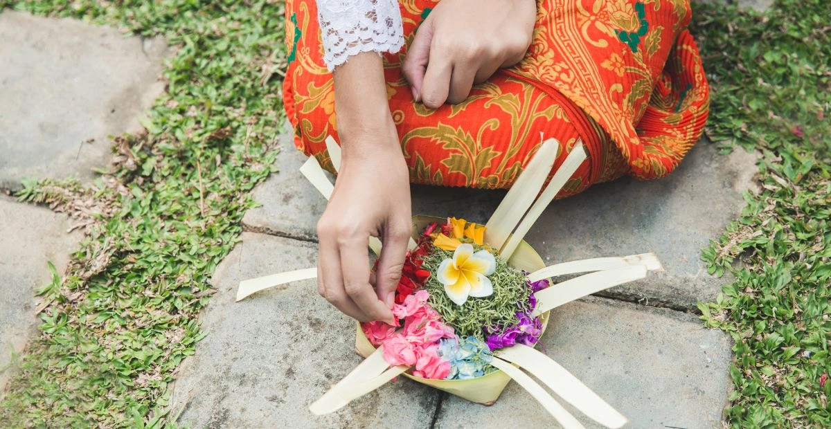 CANANG SARI CRAFTING 